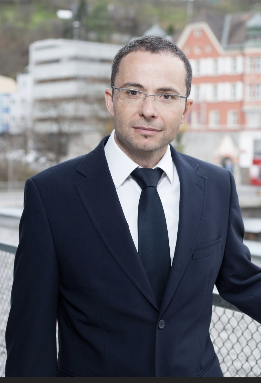 Dr. Edgar Pinzger